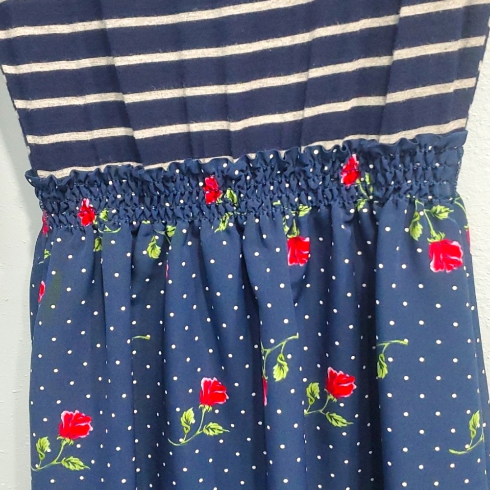 Dress - Picture 2 of 8